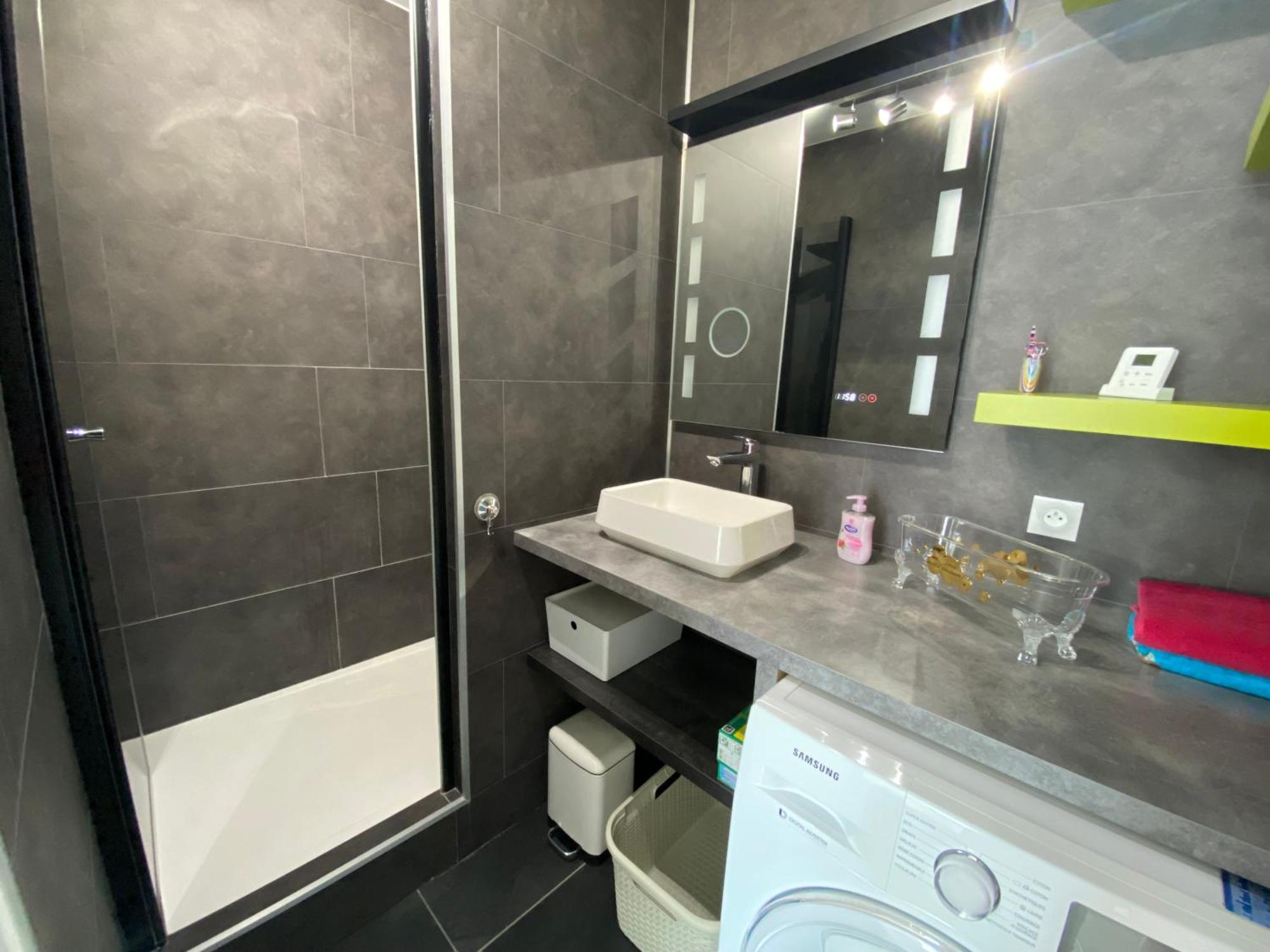Ferienwohnung Victoria-T2-41M2-Balcon, Wifi, Linge, Produits, Menage Inclus Reims Exterior foto
