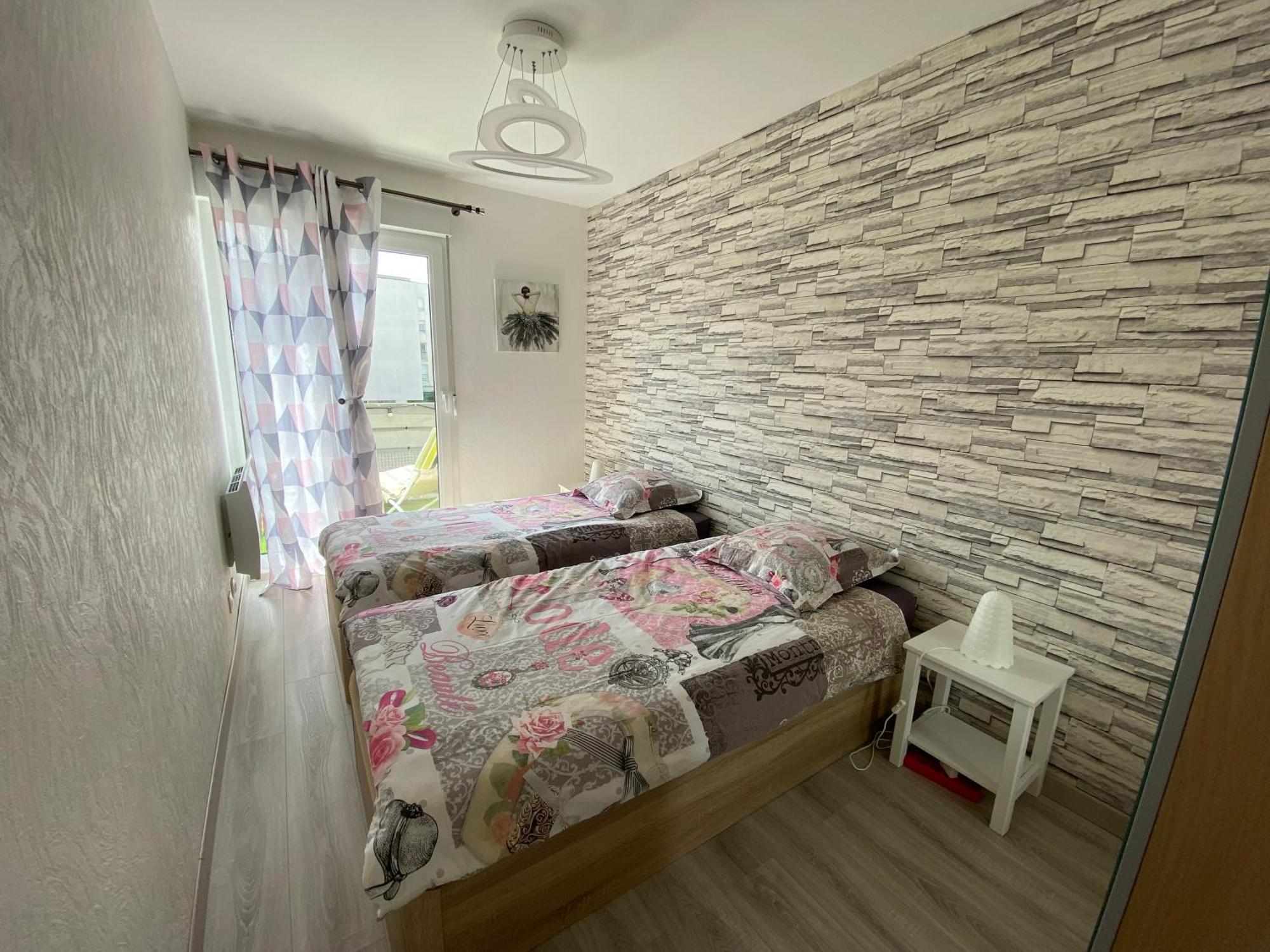 Ferienwohnung Victoria-T2-41M2-Balcon, Wifi, Linge, Produits, Menage Inclus Reims Exterior foto