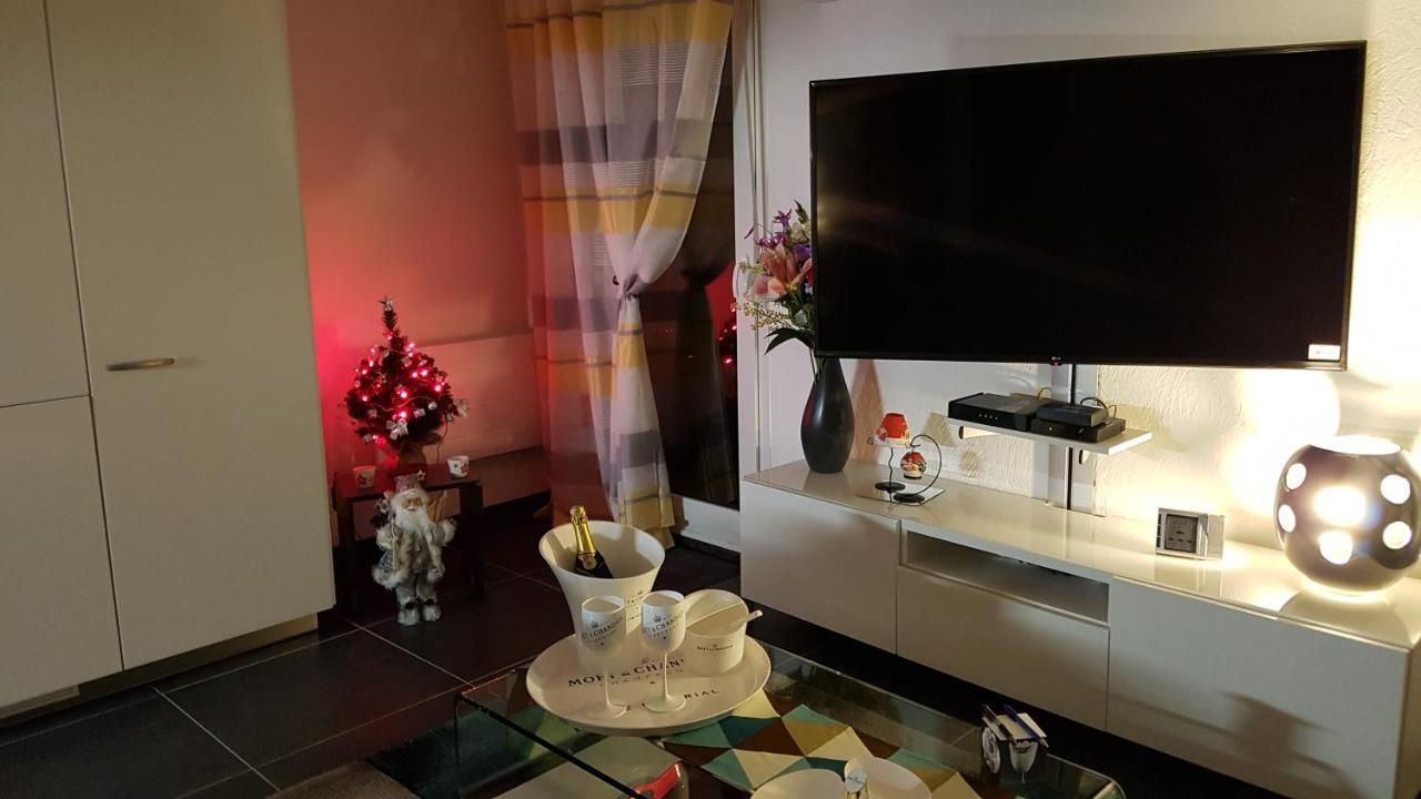 Ferienwohnung Victoria-T2-41M2-Balcon, Wifi, Linge, Produits, Menage Inclus Reims Exterior foto